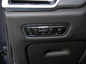 2021xDrive40i  M\b п؅^