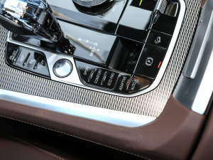 2021xDrive40i  M\b п؅^