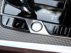 2021xDrive40i  M\b п؅^