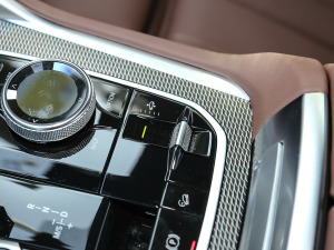 2021xDrive40i  M\b п؅^