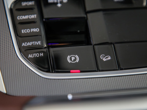 2021xDrive30i M\(yn)(dng)b v܇(ch)Ƅ(dng)