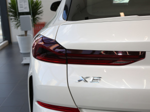 2021Ŀ xDrive40i  M\b ^