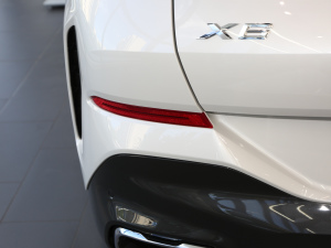 2021Ŀ xDrive40i  M\b ^