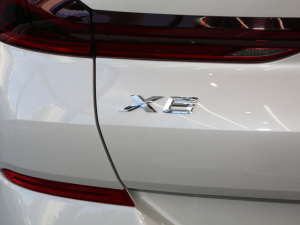 2021Ŀ xDrive40i  M\b ^