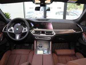 2021款改款 xDrive40i 尊享型 M运动套装 内饰全景