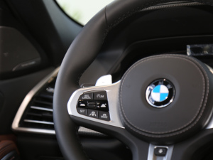 2021Ŀ xDrive40i  M\b п؅^