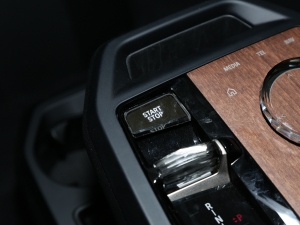 2022xDrive40 п؅^(q)