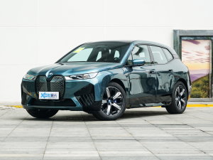 2022款M60 左前45度
