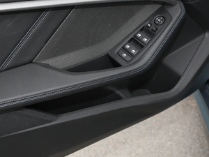 2021225i TI܇ M\ҹb Pro g