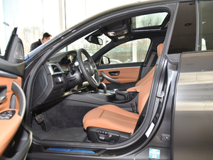 2020款425i Gran Coupe M运动套装 前排空间