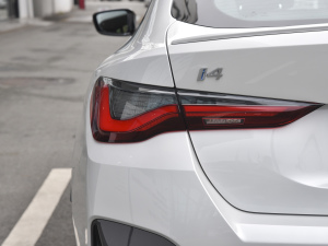 2022eDrive40 (x)(ji)^