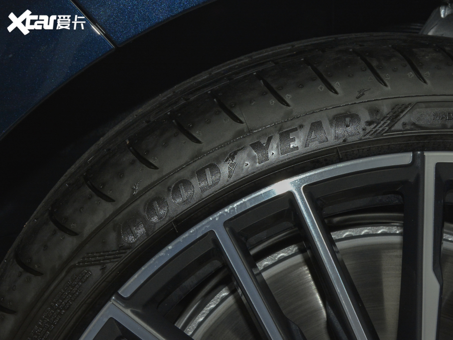 2021R8ϵT 840i TI܇ M\b