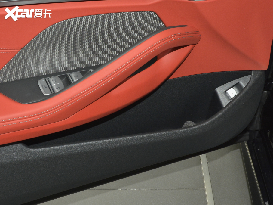 2021��R8ϵ���T 840i ���T�I܇�� M�\(y��n)��(d��ng)���b