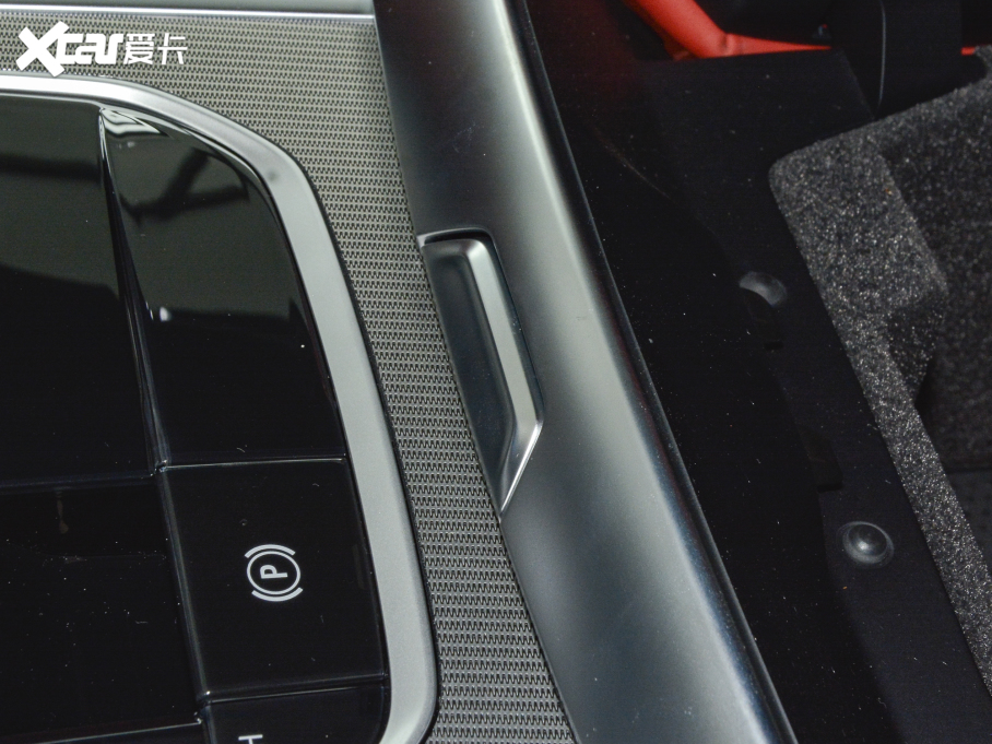 2021��R8ϵ���T(m��n) 840i ���T(m��n)�I܇(ch��)�� M�\(y��n)��(d��ng)���b