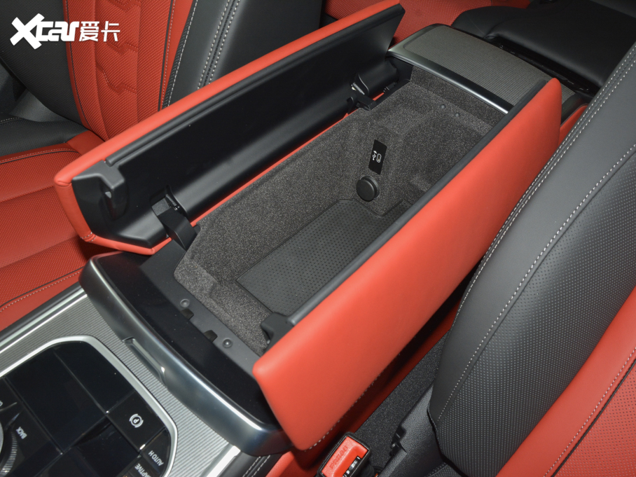 2021��R8ϵ���T 840i ���T�I܇�� M�\�����b