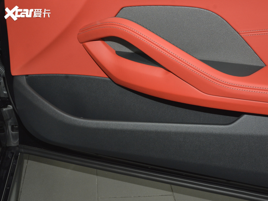 2021��R8ϵ���T 840i ���T�I܇�� M�\�����b