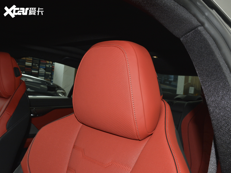 2021��R8ϵ���T 840i ���T�I܇�� M�\�����b