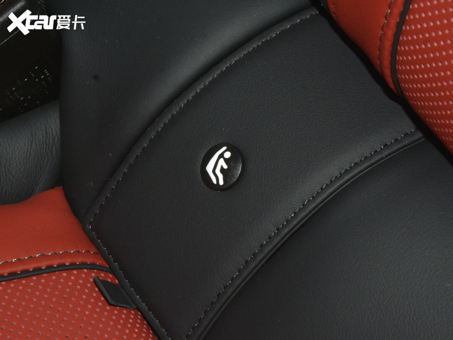 2021��R8ϵ���T 840i ���T�I܇�� M�\�����b