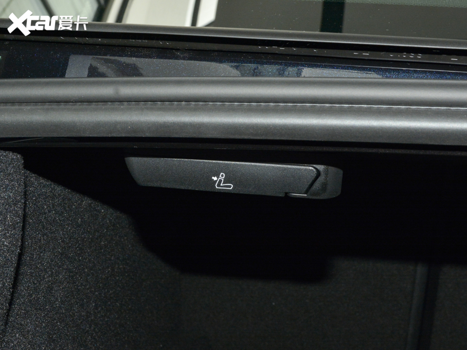 2021��R8ϵ���T 840i ���T�I܇�� M�\�����b