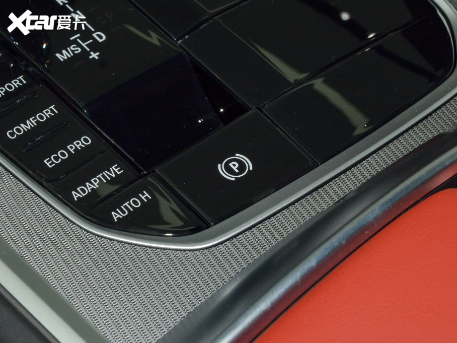 2021��R8ϵ���T 840i ���T�I܇�� M�\�����b