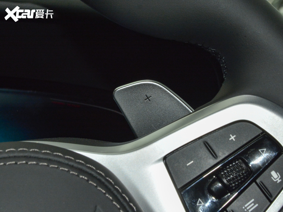 2021��R8ϵ���T 840i ���T�I܇�� M�\�����b