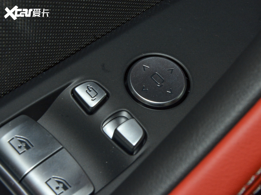 2021��R8ϵ���T 840i ���T�I܇�� M�\�����b