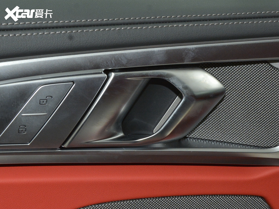 2021��R8ϵ���T 840i ���T�I܇�� M�\(y��n)��(d��ng)���b