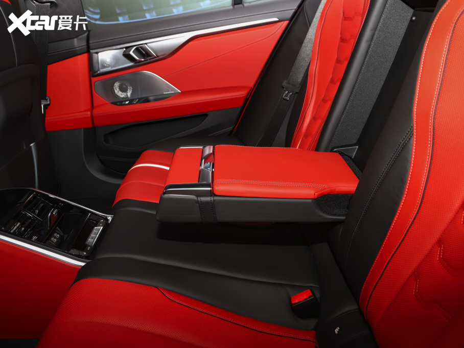 2021R8ϵT 840i TI܇ذ