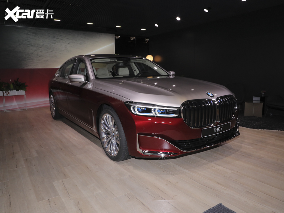 2021R7ϵ M760Li xDrive V12 ҫӰ؄e