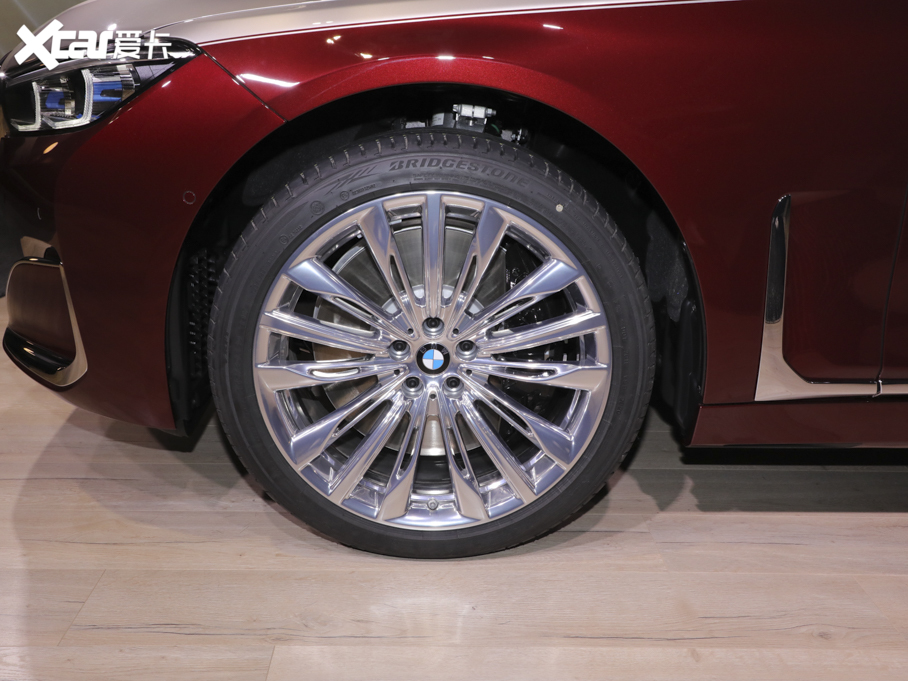 2021R7ϵ M760Li xDrive V12 ҫӰ؄e