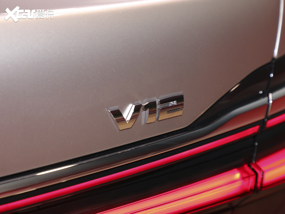 2021R7ϵ M760Li xDrive V12 ҫӰ؄e