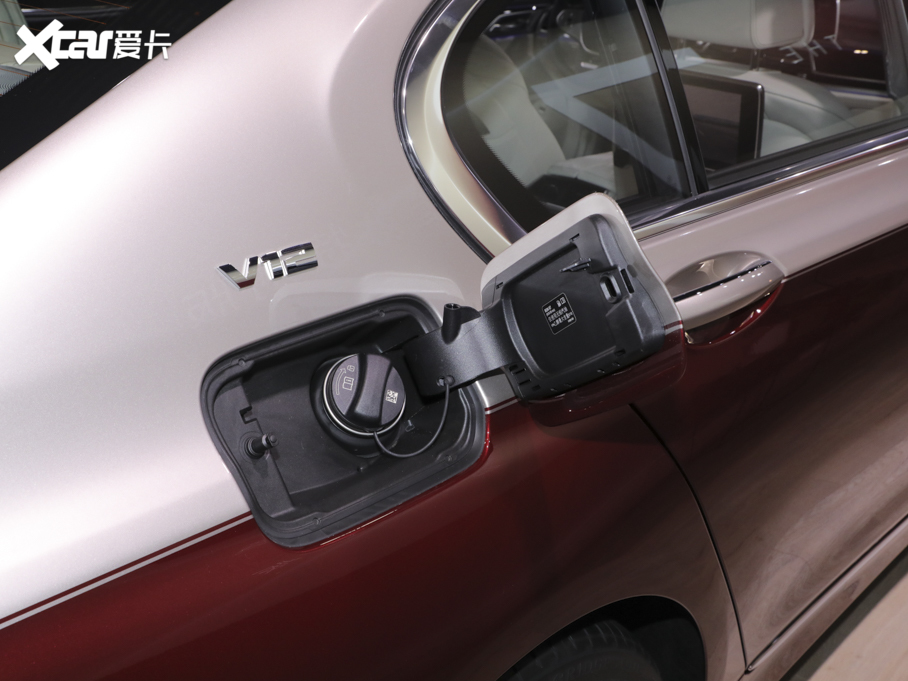 2021R7ϵ M760Li xDrive V12 ҫӰ؄e