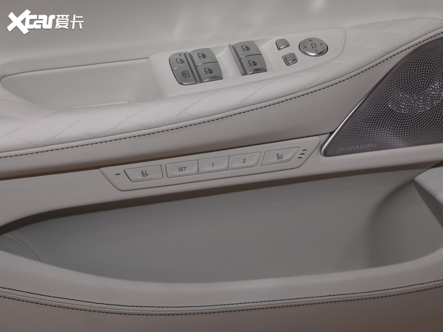 2021R7ϵ M760Li xDrive V12 ҫӰ؄e