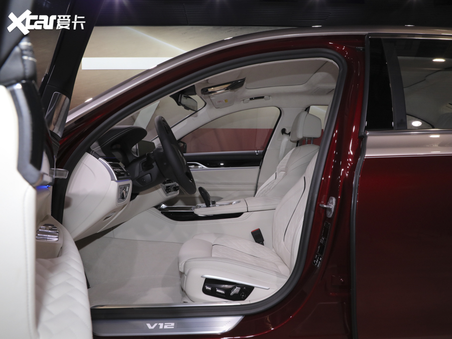 2021R7ϵ M760Li xDrive V12 ҫӰ؄e