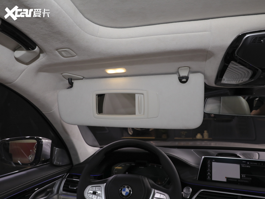 2021R7ϵ M760Li xDrive V12 ҫӰ؄e