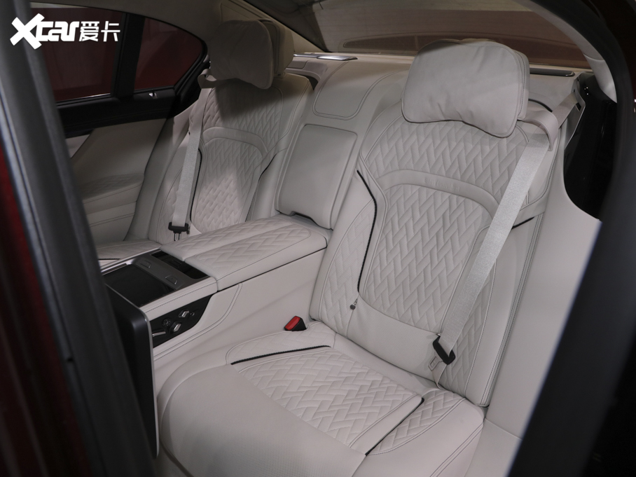 2021R7ϵ M760Li xDrive V12 ҫӰ؄e