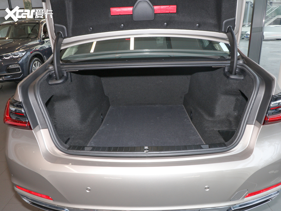 2021��R7ϵ 730Li ���A���b