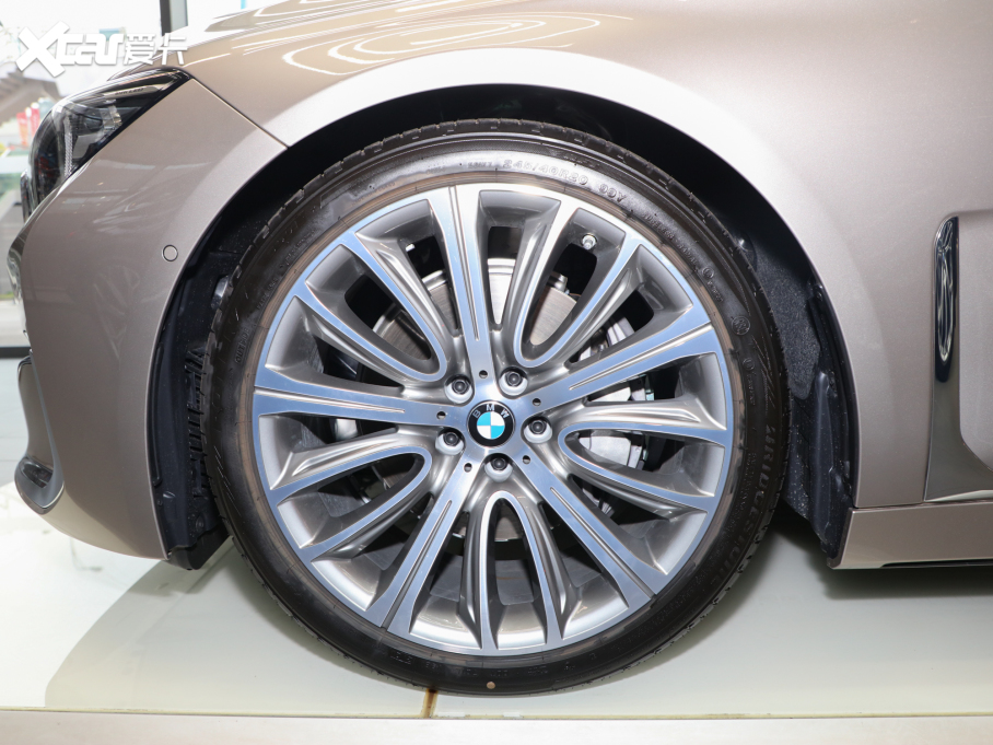 2021R7ϵ 740Li I(lng) Ab