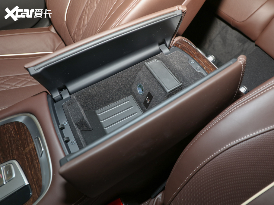 2021R7ϵ 740Li  Ab