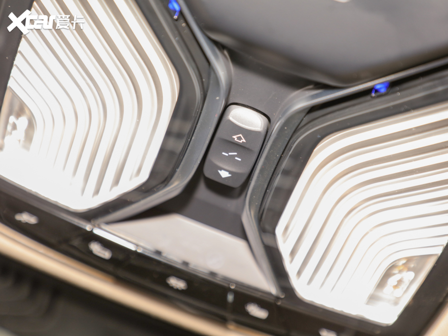 2021R7ϵ 740Li  Ab