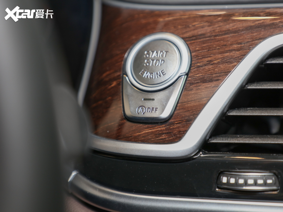 2021R7ϵ 740Li  Ab