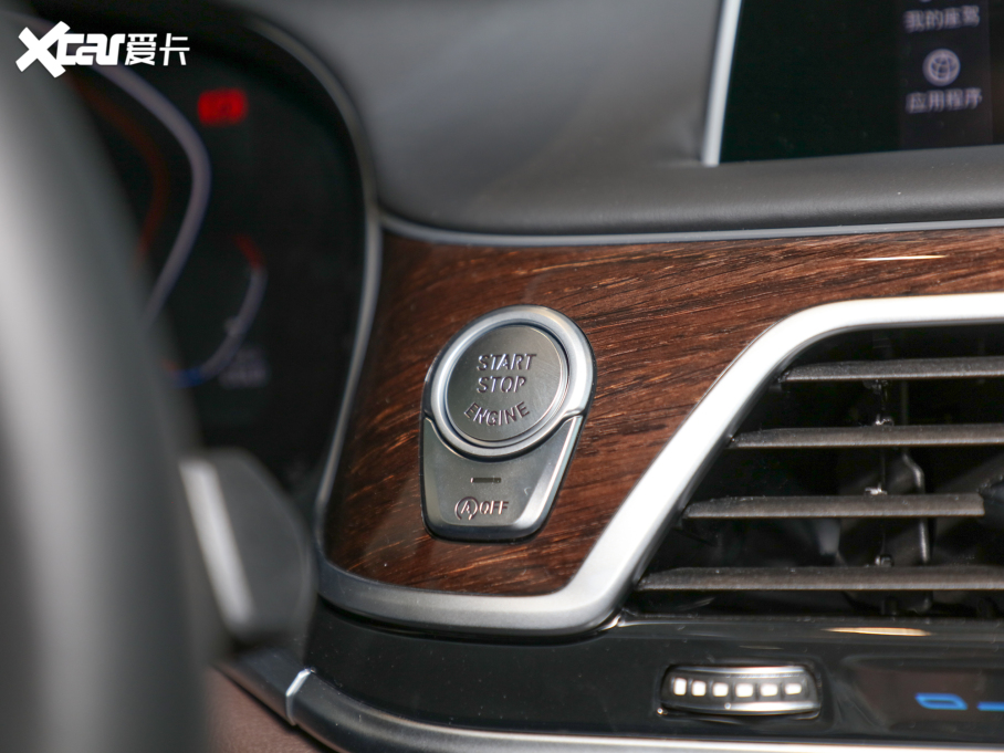 2021��R7ϵ 740Li ������ ���A���b