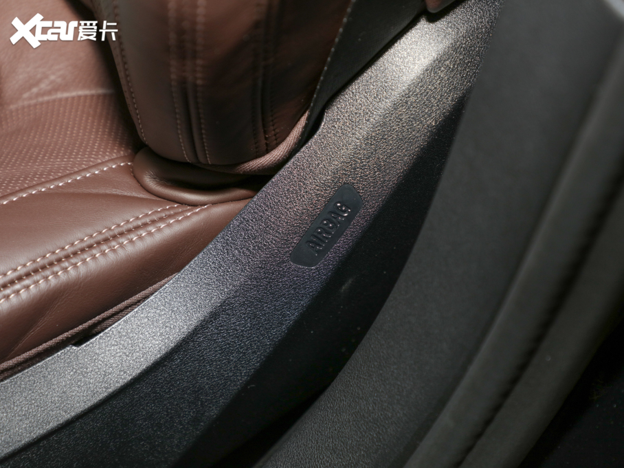 2021R7ϵ 740Li  Ab