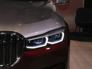 2021M760Li xDrive V12 ҫӰ؄e ^