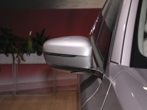 2021M760Li xDrive V12 ҫӰ؄e ^