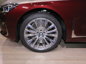 2021M760Li xDrive V12 ҫӰ؄e (ji)^