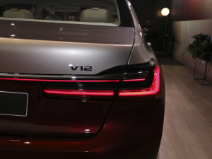 2021M760Li xDrive V12 ҫӰ؄e (ji)^