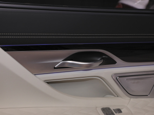 2021M760Li xDrive V12 ҫӰ؄e g