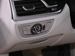 2021M760Li xDrive V12 ҫӰ؄e п؅^