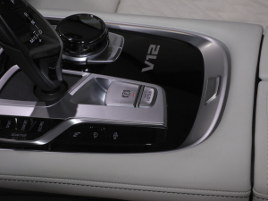 2021M760Li xDrive V12 ҫӰ؄e п؅^